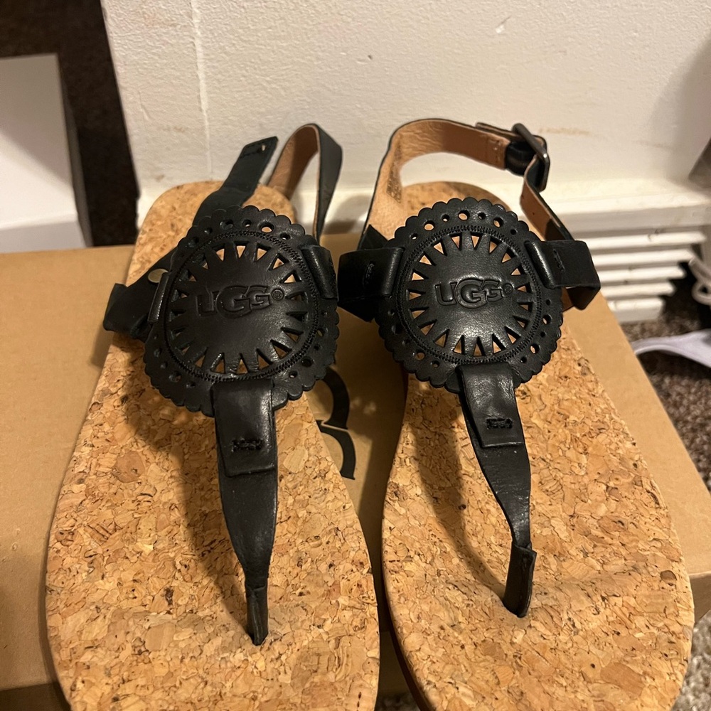 Ugg Sandals Ayden II Women Black  size US 6